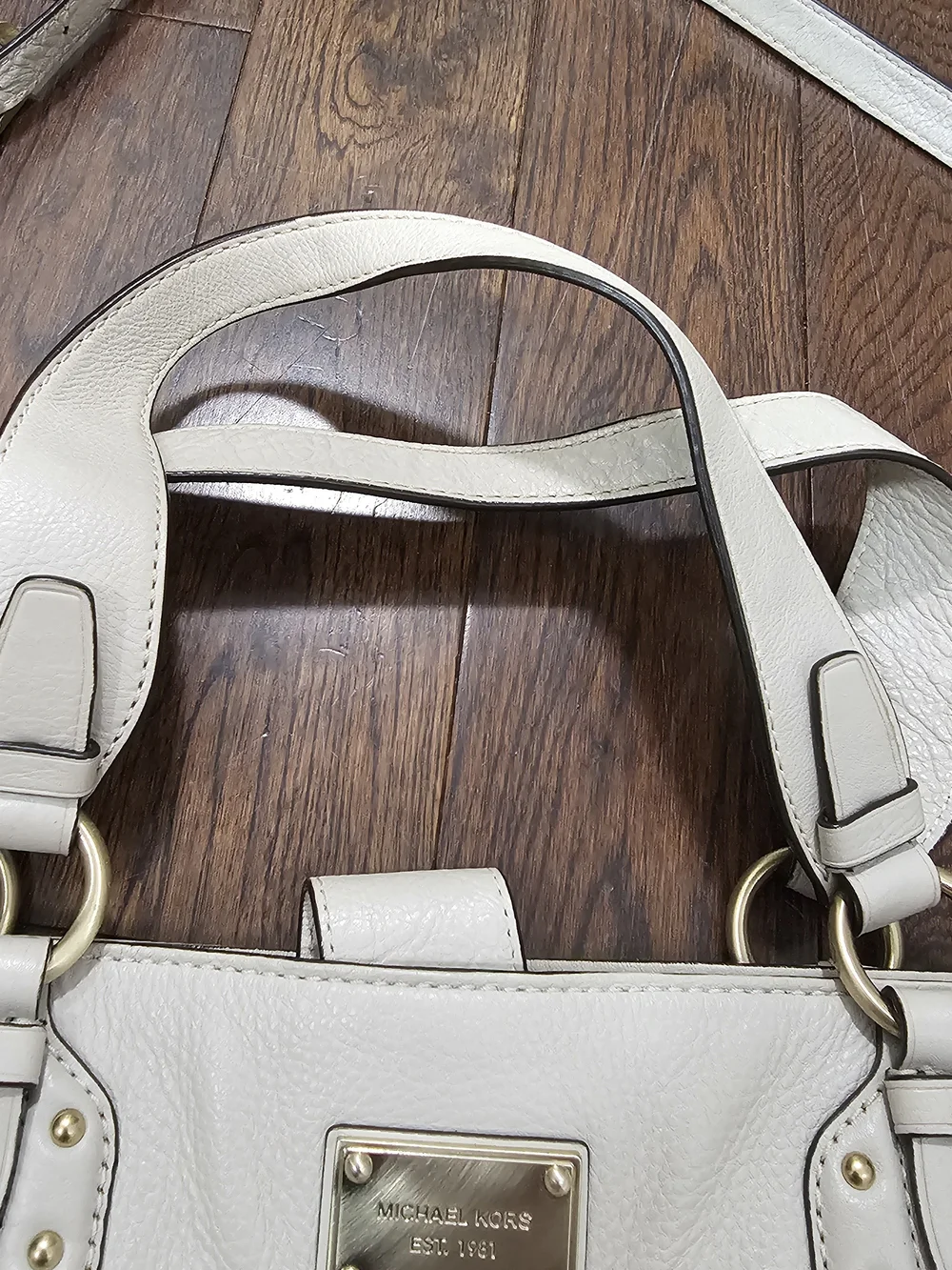 Michael Kors Astor White Pebbled Leather Crossbody Bag - Picture 4 of 14